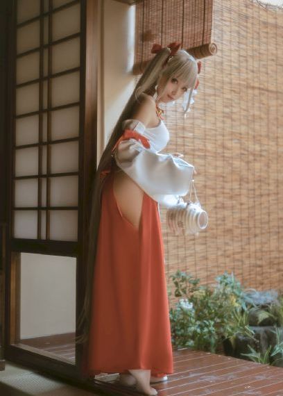 年轻的女教师2免费_国产剧动漫在线观看