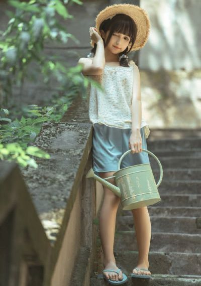 女仆露出双乳给客人玩_1080P在线视频观看