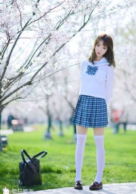 日日干av_十万网红美女美酱
