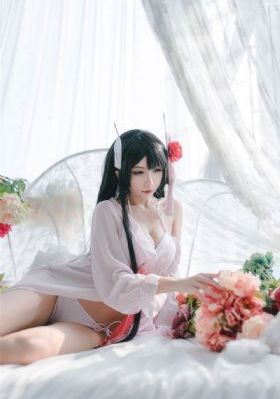 饭桌上故意张开腿让公在线观_高清在线观看电视